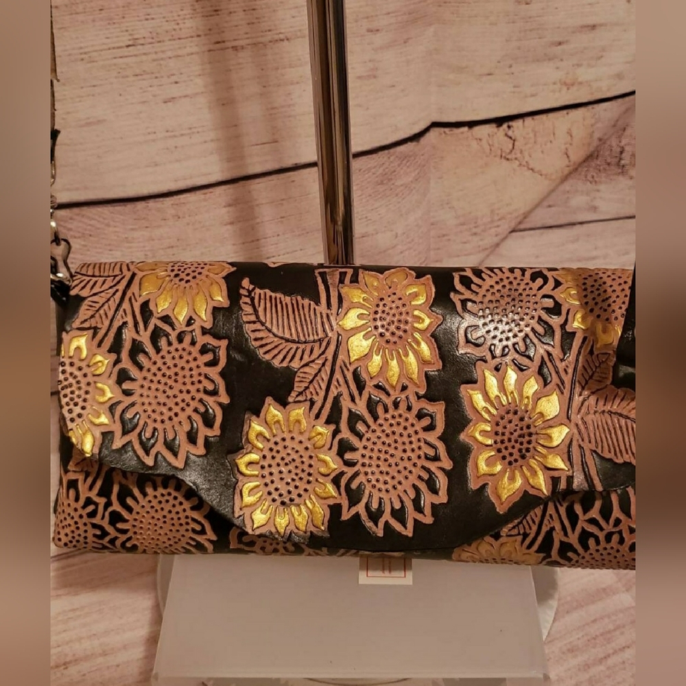 🌻 Tooled Sunflower Crossbody Clutch | Boho Leather Artisan Bag - Picture 2 of 2